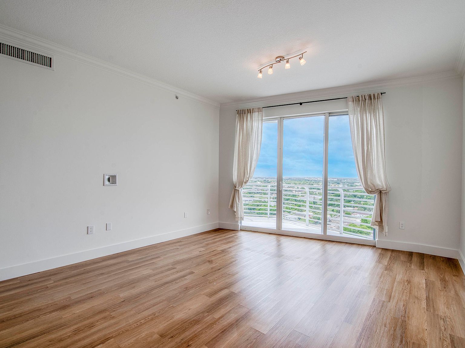 1551 N Flagler Dr #UPH-8 West Palm Beach, FL 33401  | Condominium