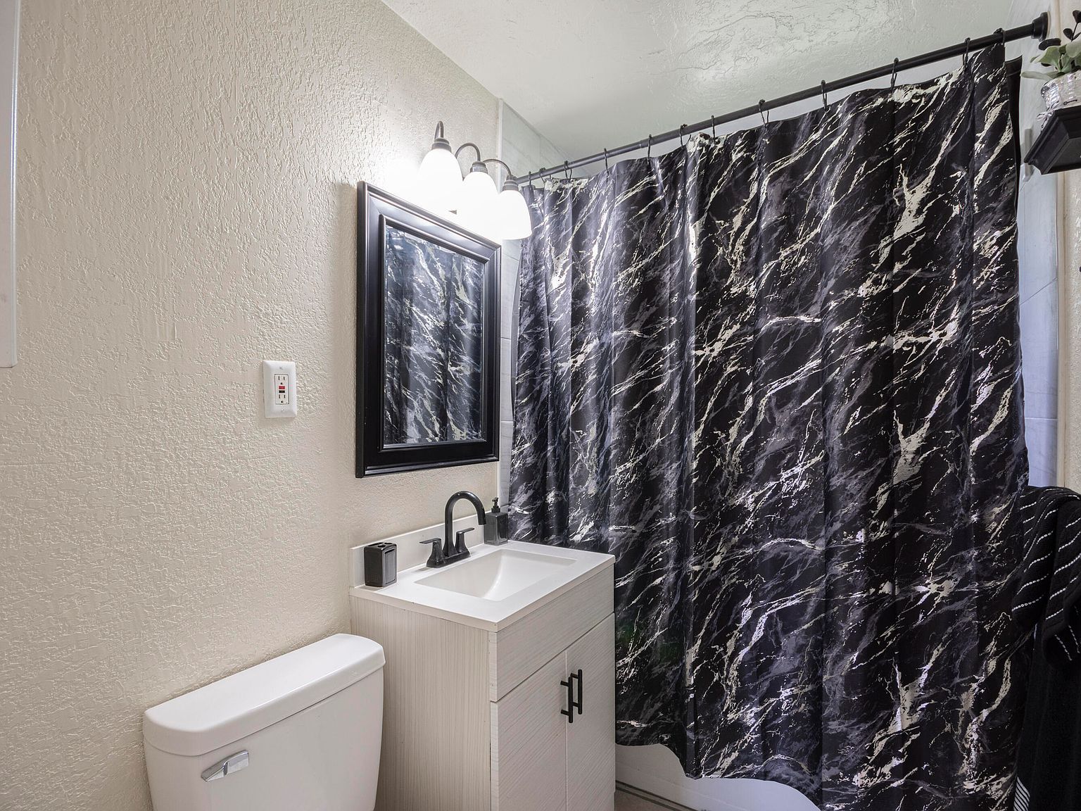 1023 N Australian Ave West Palm Beach, FL 33401  | Single Family