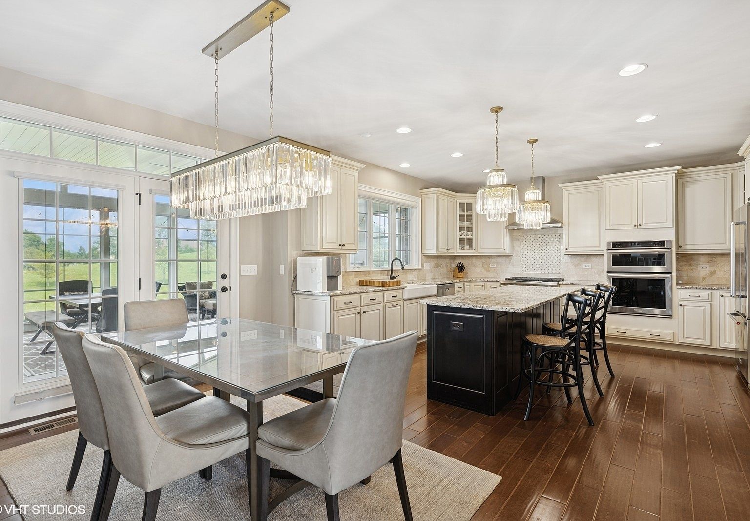 28 Shenandoah Cir South Barrington, IL 60010  | Single Family