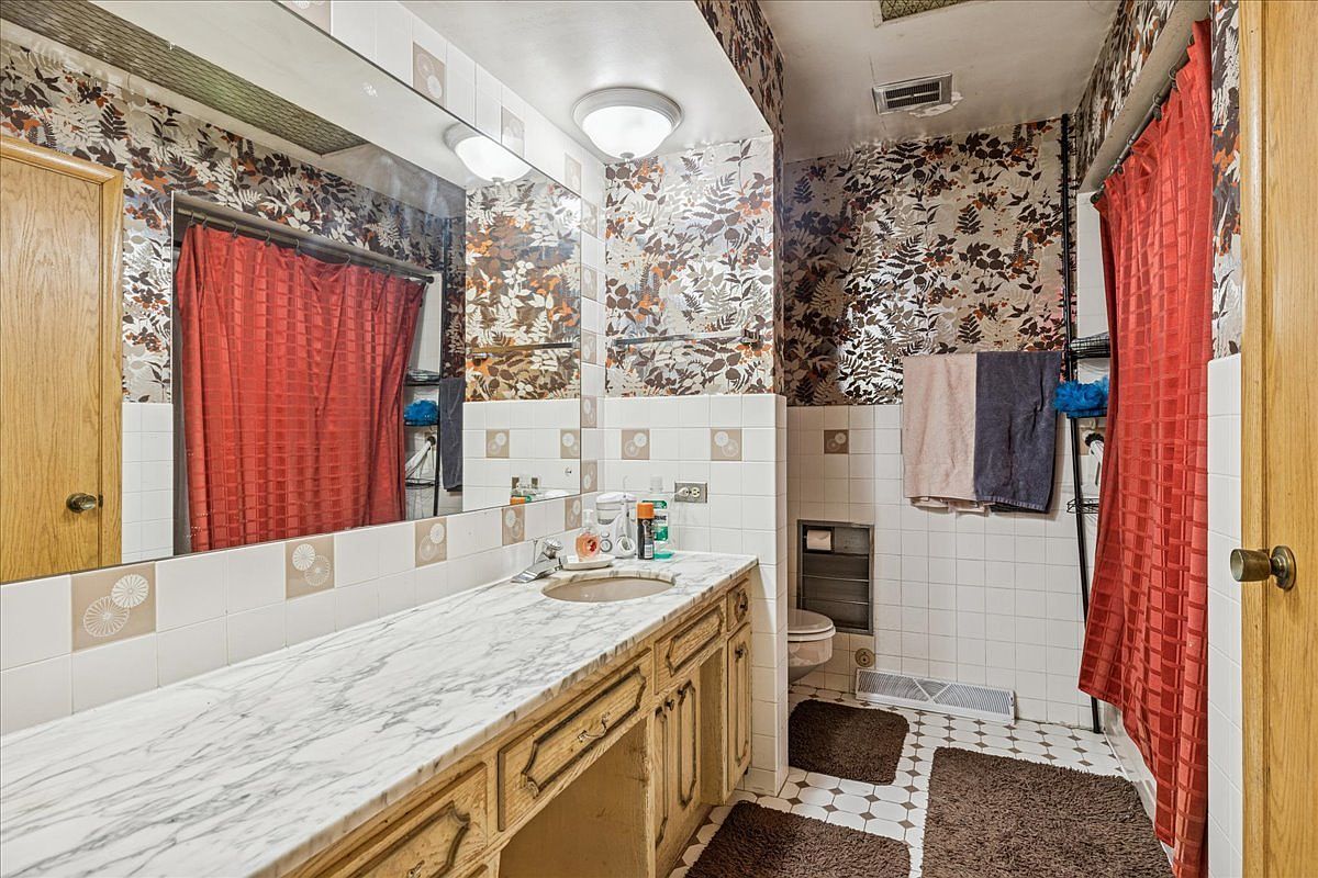 10129 Westmanor Dr Franklin Park, IL 60131  | Single Family