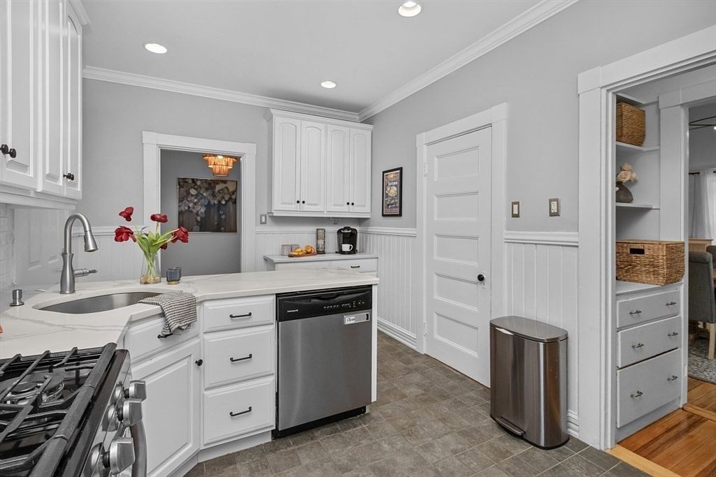 20 Winchester St APT 3 Brookline, MA 02446 | Condominium