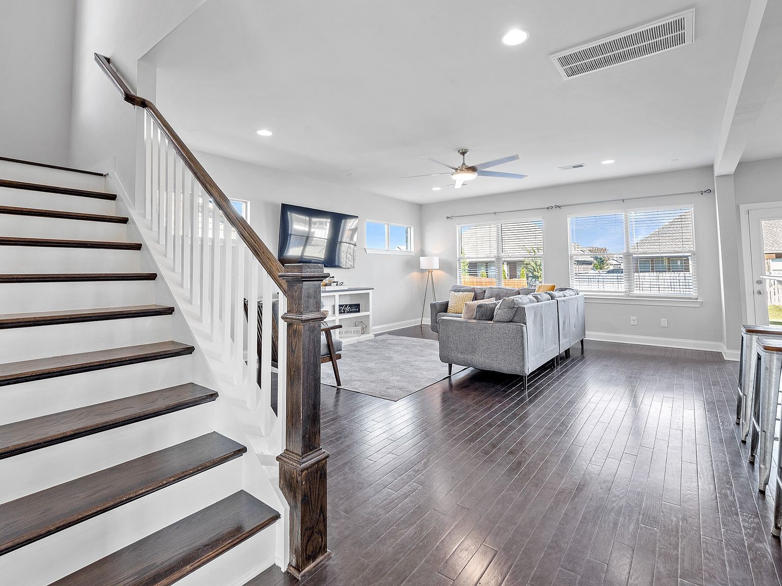 909 Sapphire Dr Murfreesboro, TN 37128  | Single Family