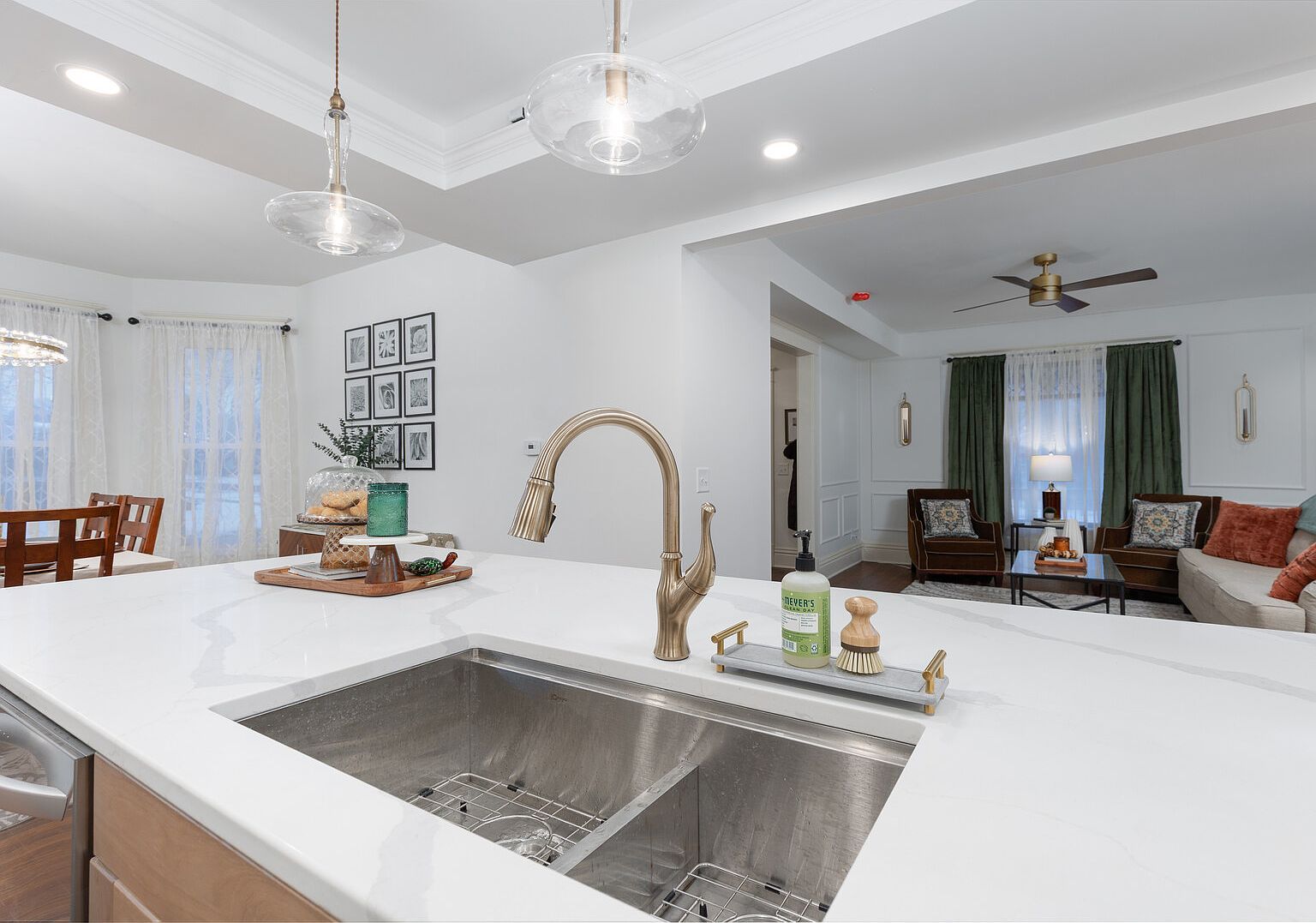 444 1st Ave Ottawa, IL 61350 | Single Family