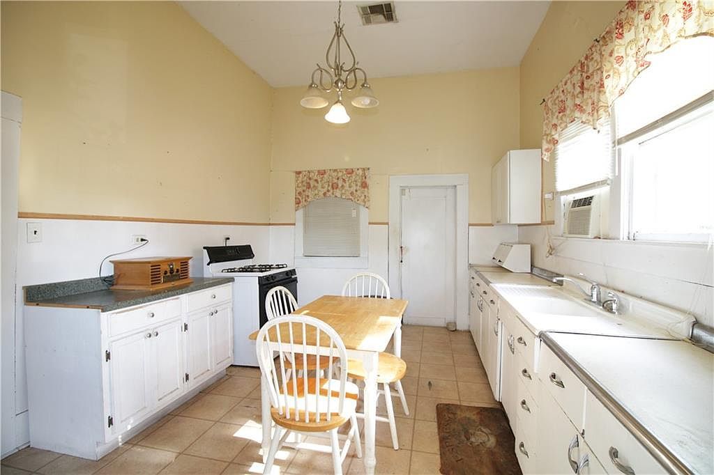 401 Oak St Oakdale, LA 71463 | Single Family