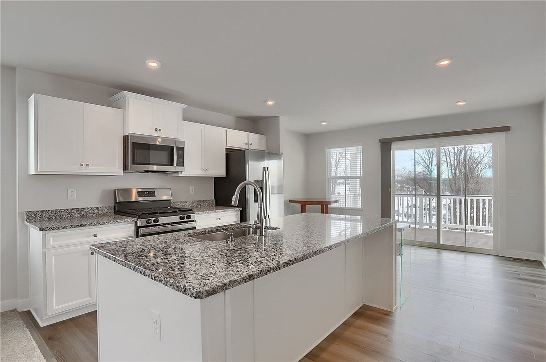 517 Coughton Cross Dr Harmony, PA 16037  | Single Family