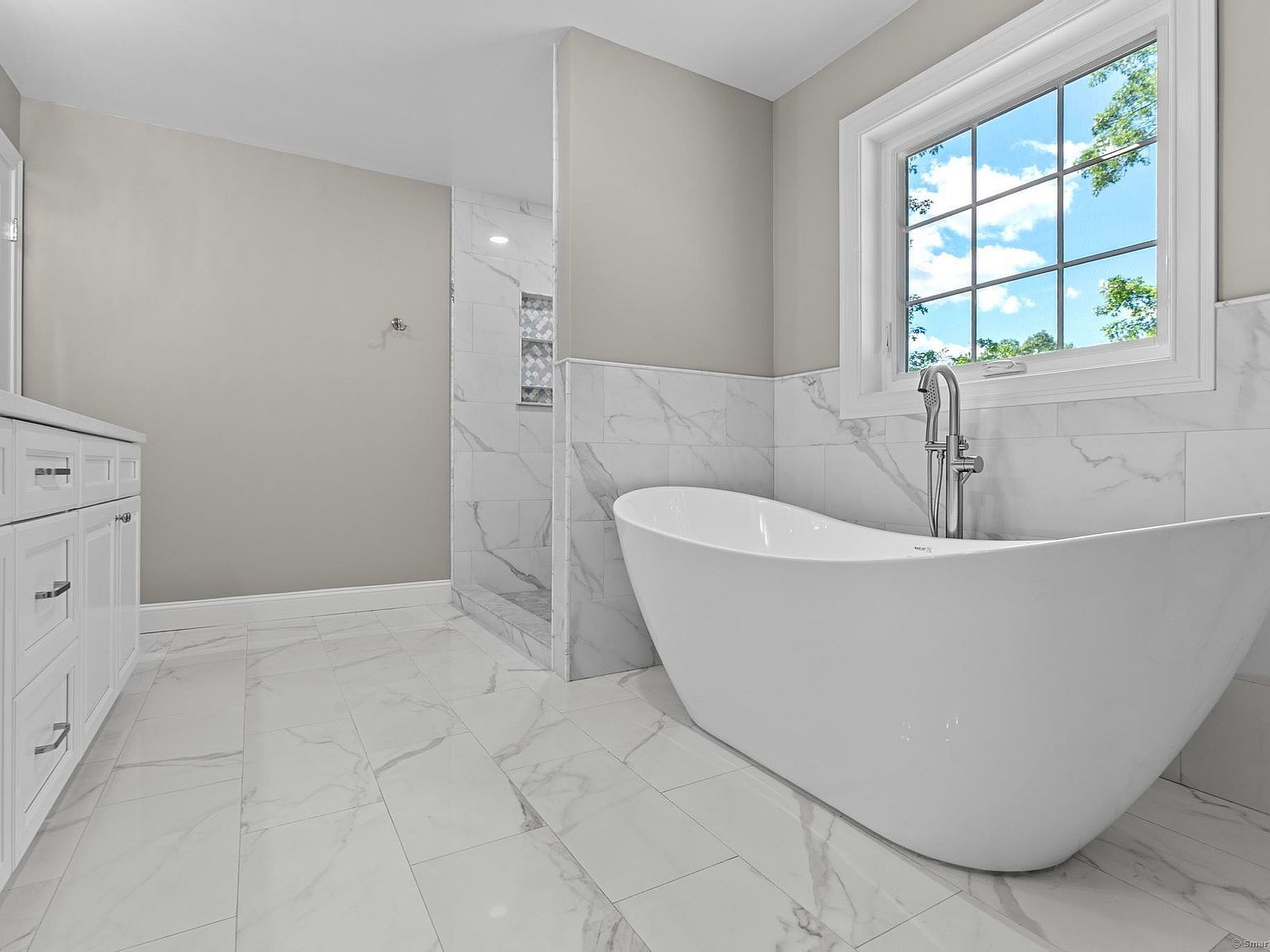 13 Lakewood Rd East Hampton, CT 06424 | Single Family