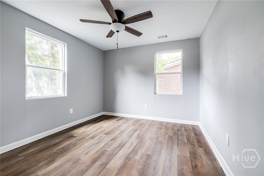 504 E Montgomery Cross Rd Savannah, GA 31406  | Single Family