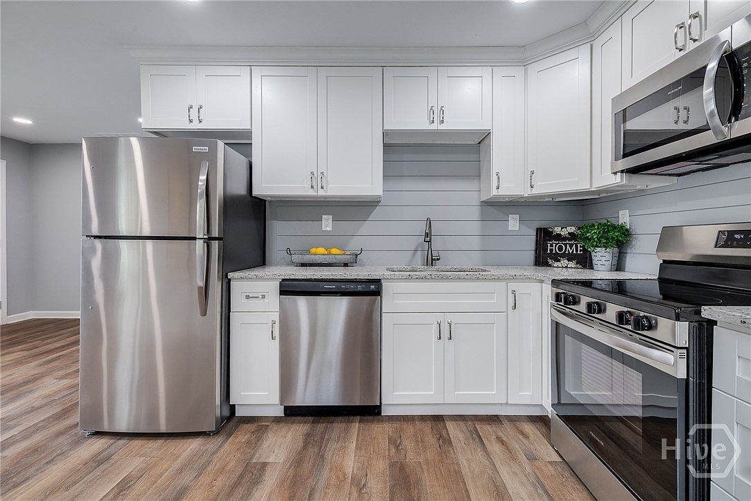 506 E Montgomery Cross Rd Savannah, GA 31406  | Single Family