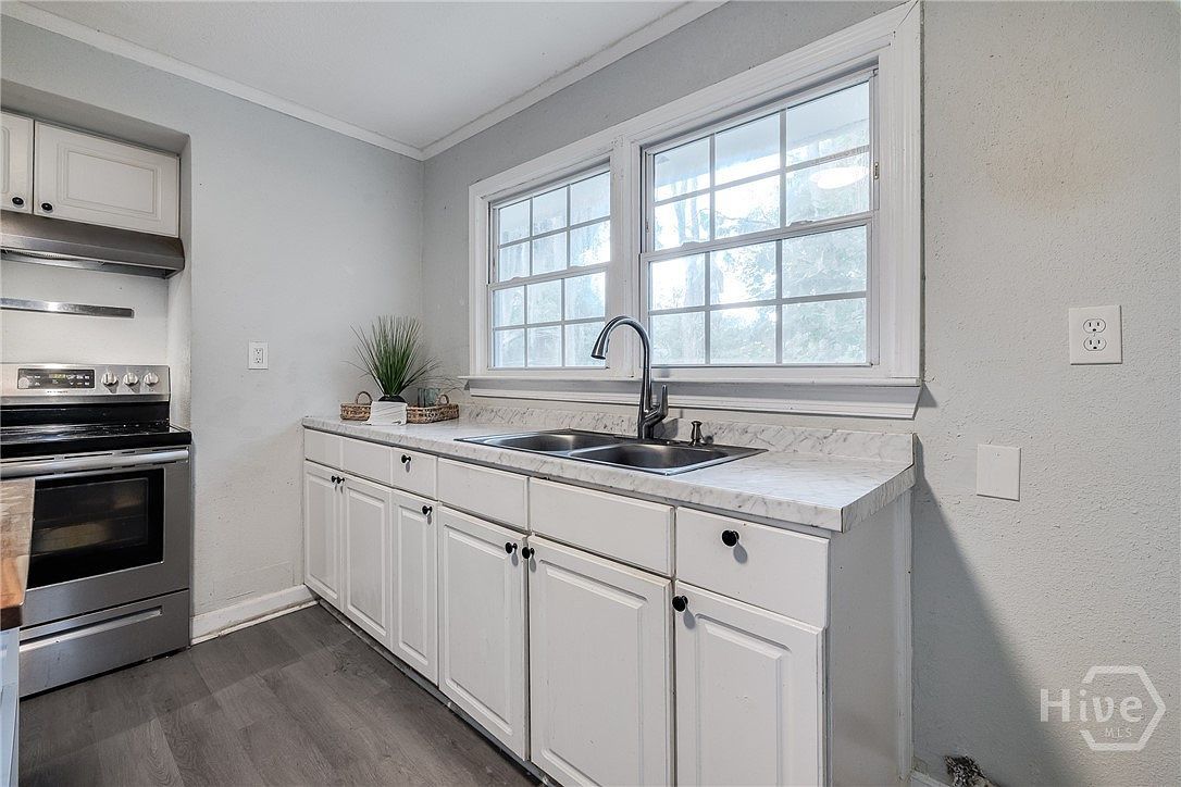 2004 N Fernwood Dr Savannah, GA 31404  | Single Family