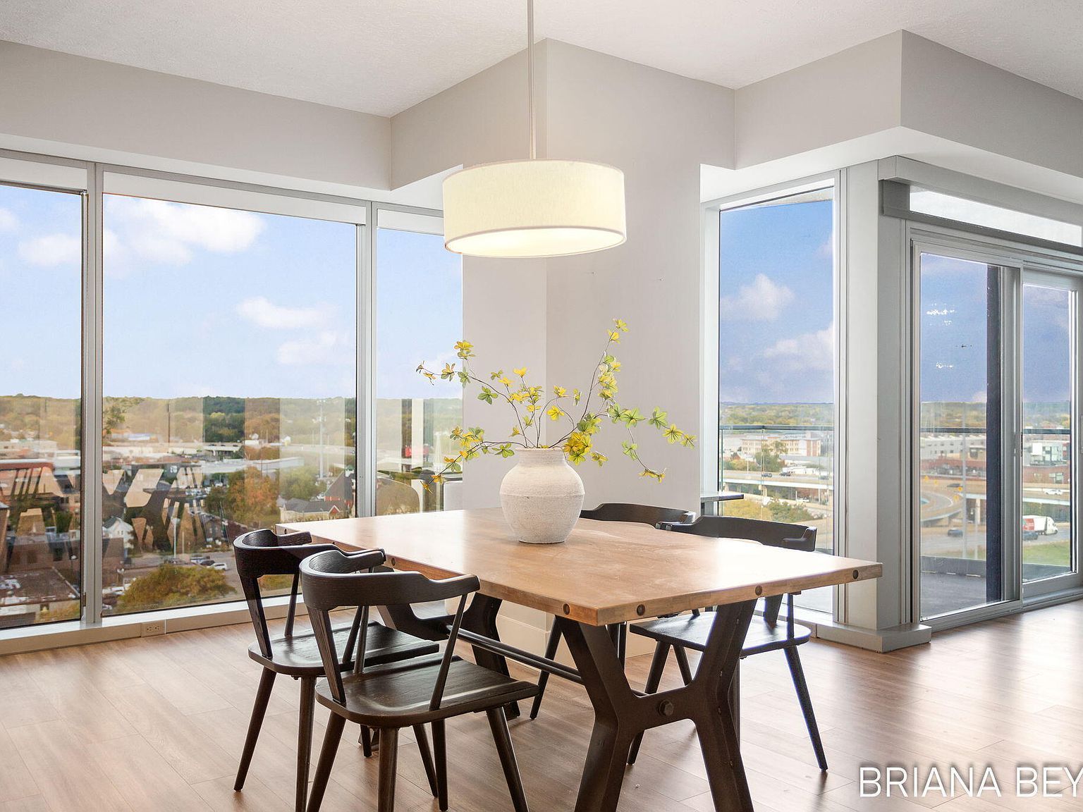 335 Bridge St NW APT 907 Grand Rapids, MI 49504  | Condominium