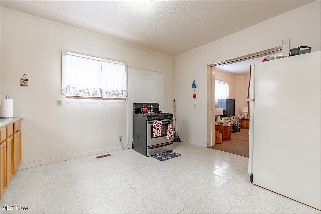 900 4th St SW Canton, OH 44707  | Single Family