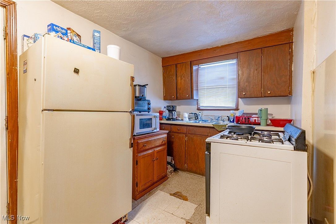 1425 5th St NE Canton, OH 44704  | Single Family