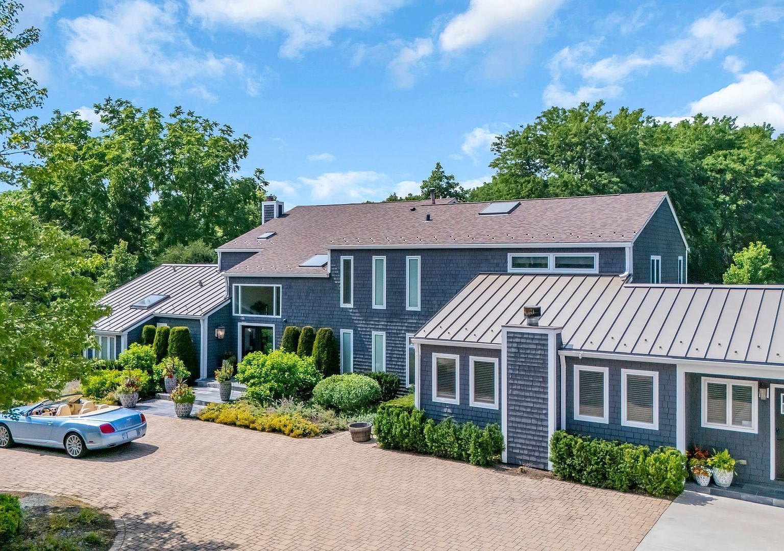 620 W Old Elm Rd Lake Forest, IL 60045  | Single Family