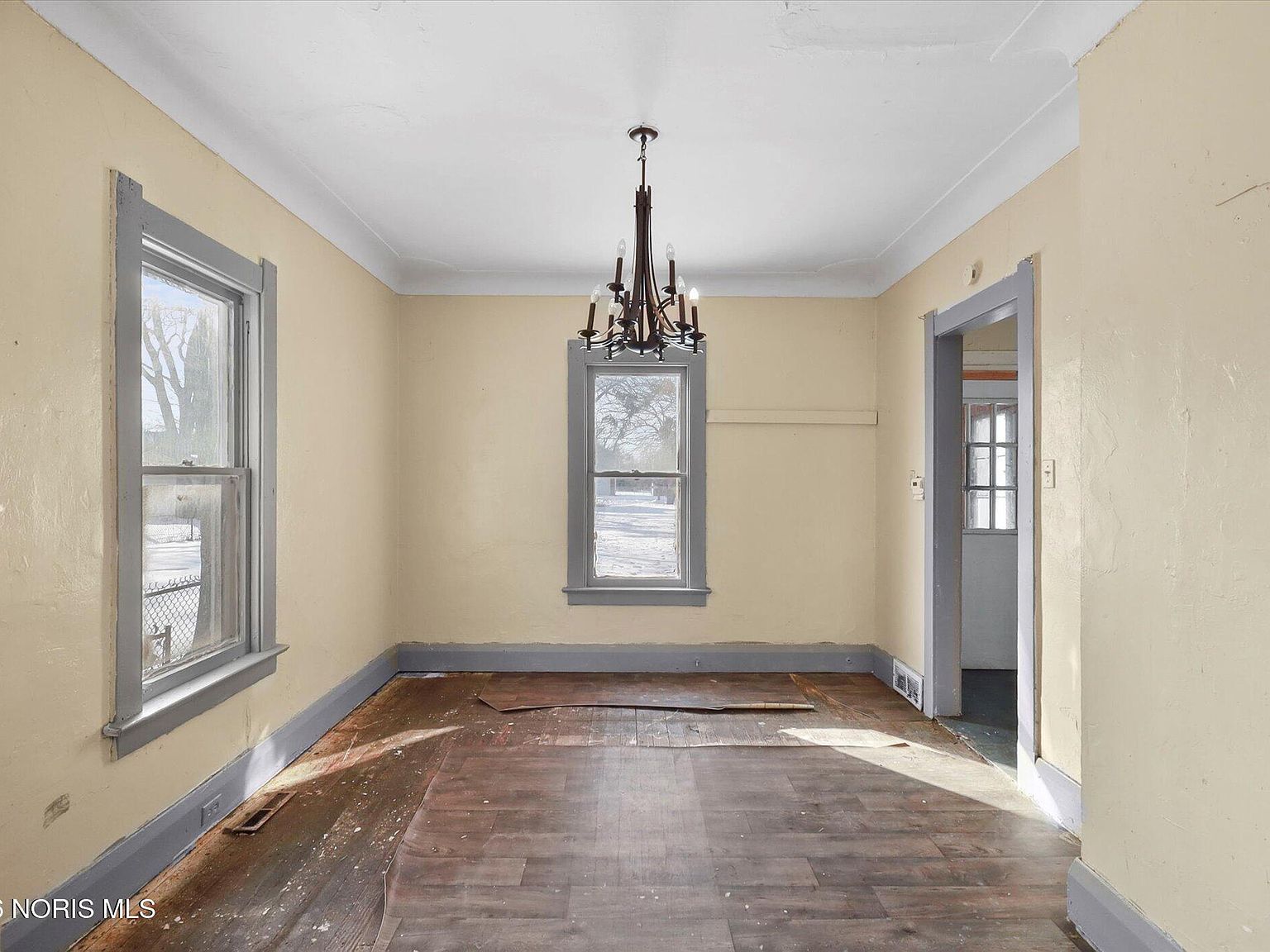 1049 King St Toledo, OH 43607  | Single Family