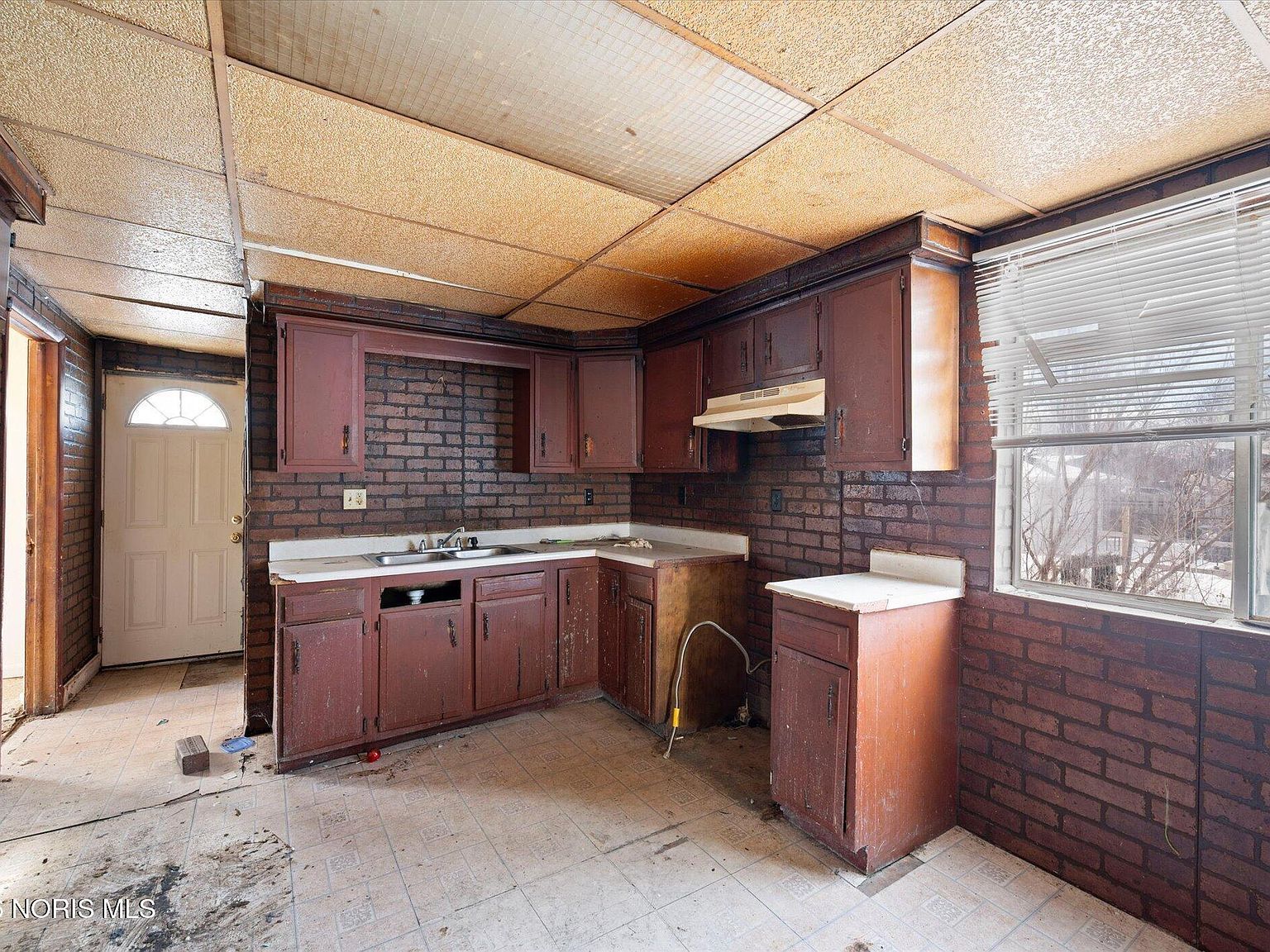 910 Woodward Ave Toledo, OH 43608 | Single Family