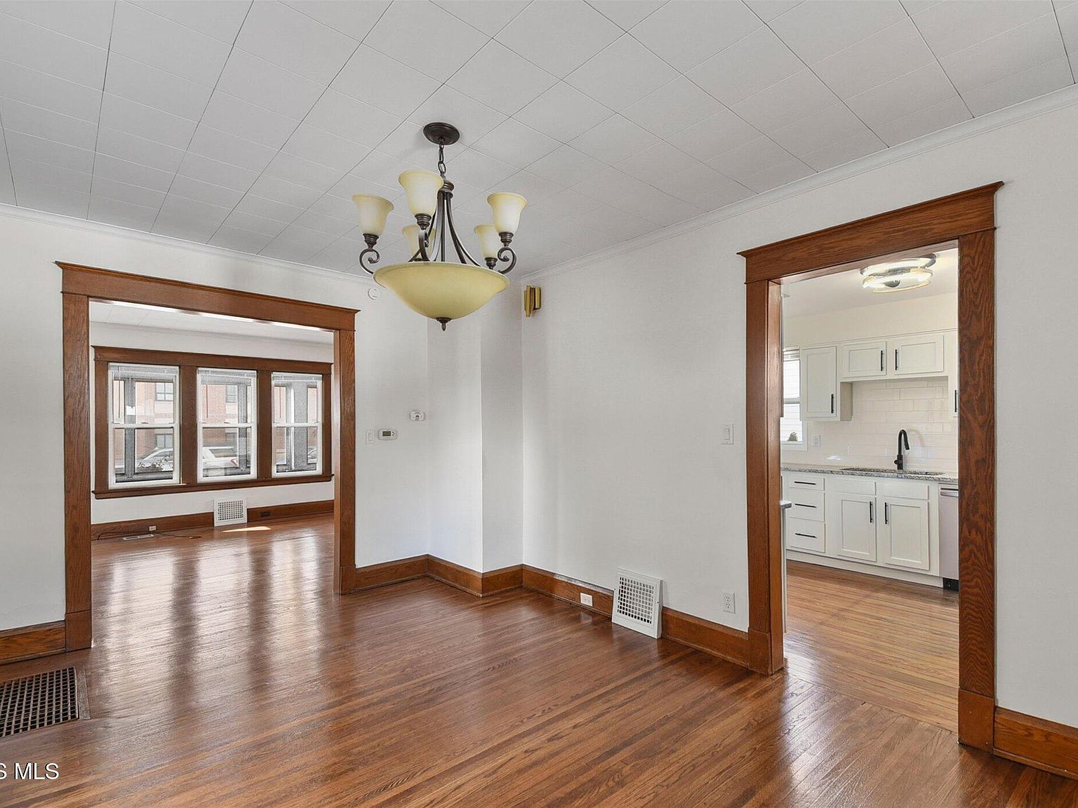 833 Kingston Ave Toledo, OH 43605  | Single Family