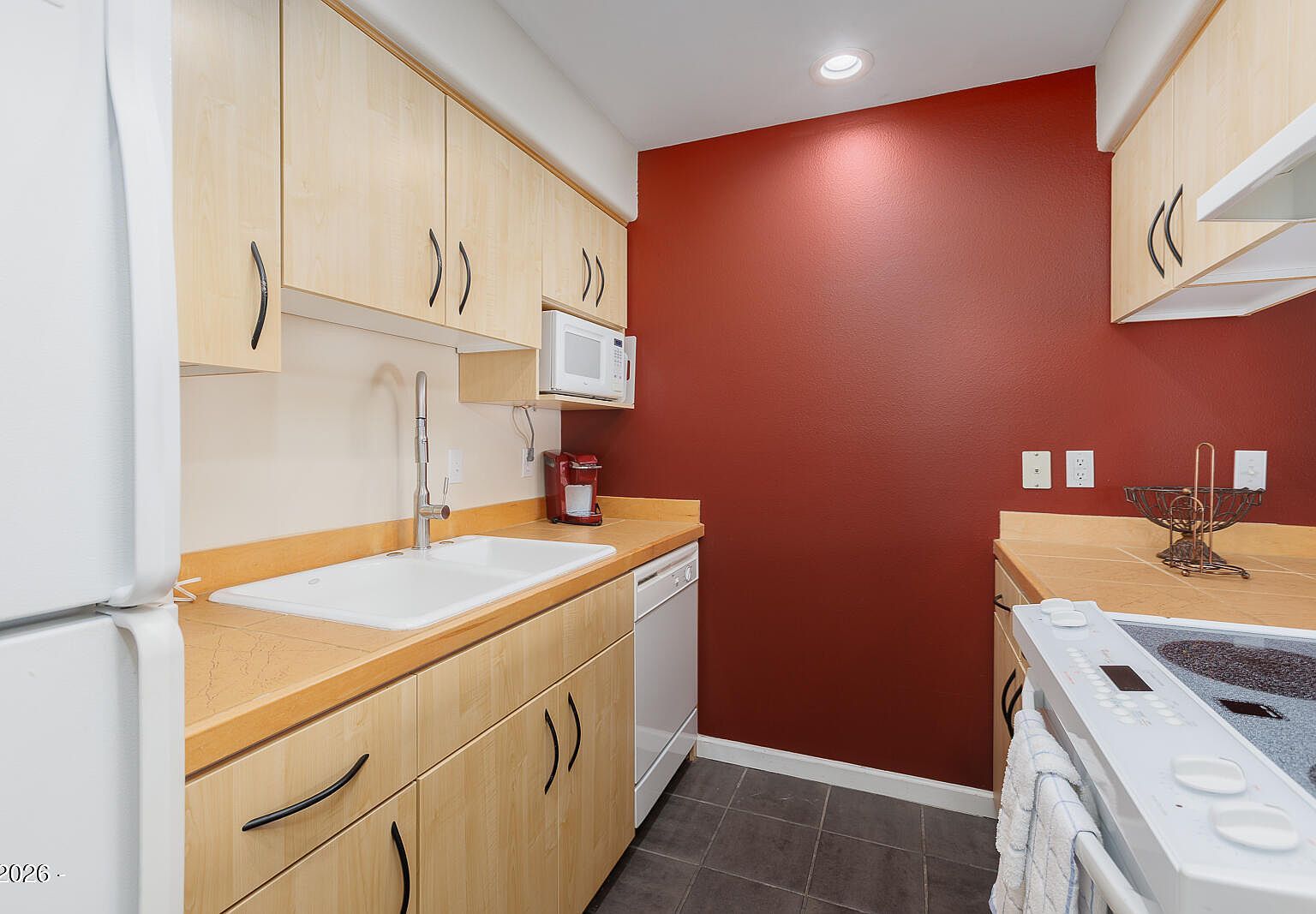 890 SE Bay Blvd #115 Newport, OR 97365  | Condominium