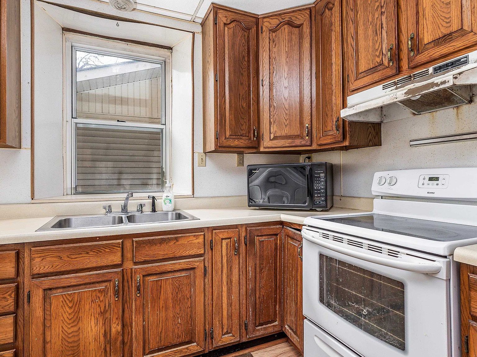 870 Kaufmann Ave Dubuque, IA 52001  | Single Family