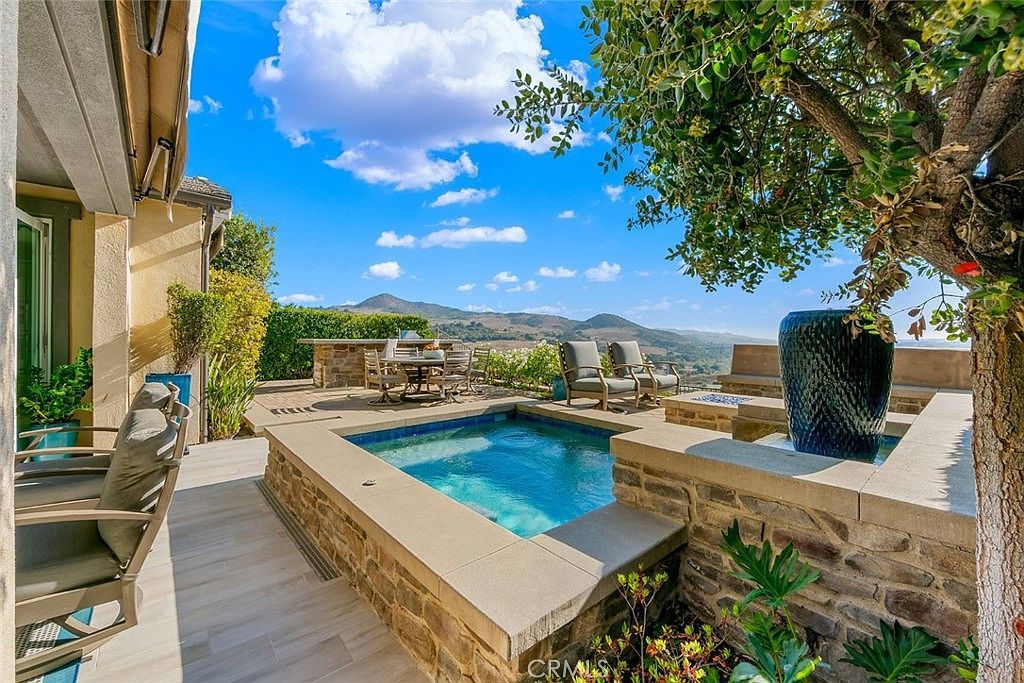 15 Ventada St Mission Viejo, CA 92694  | Single Family