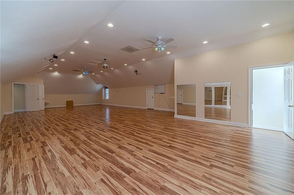 654 Huntington Trce Winder, GA 30680  | Single Family