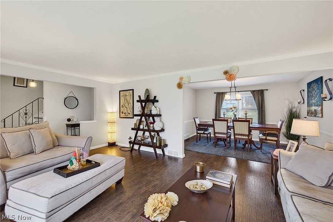 1044 Linden Ln Lyndhurst, OH 44124  | Single Family