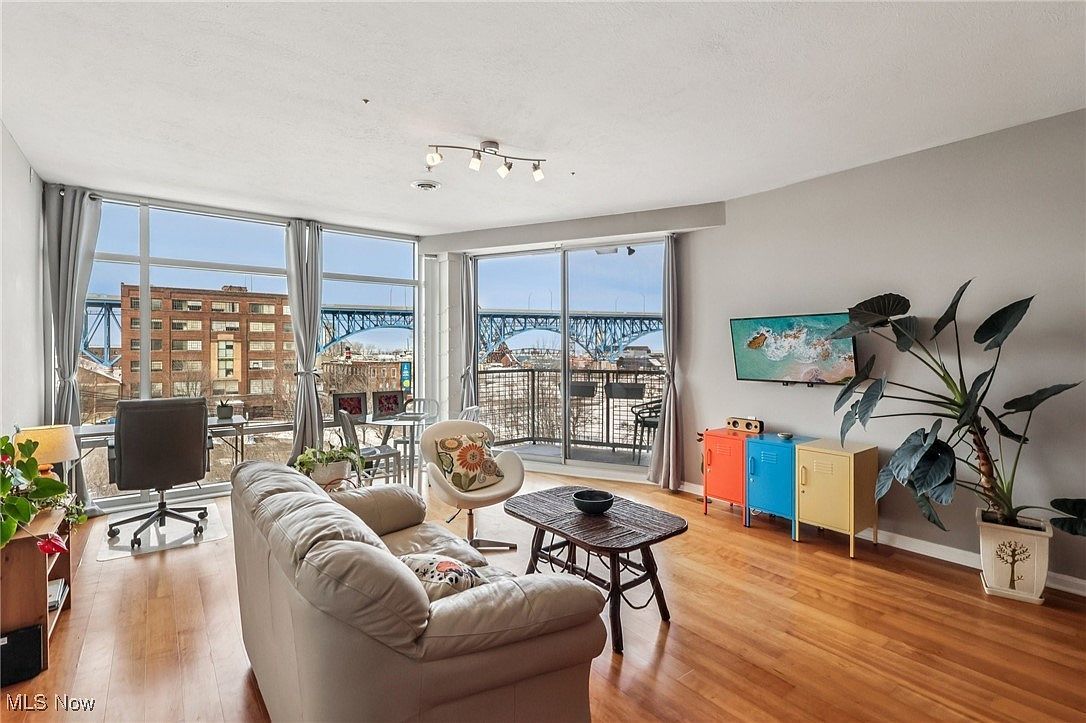 1237 Washington Ave APT 611 Cleveland, OH 44113 | Condominium