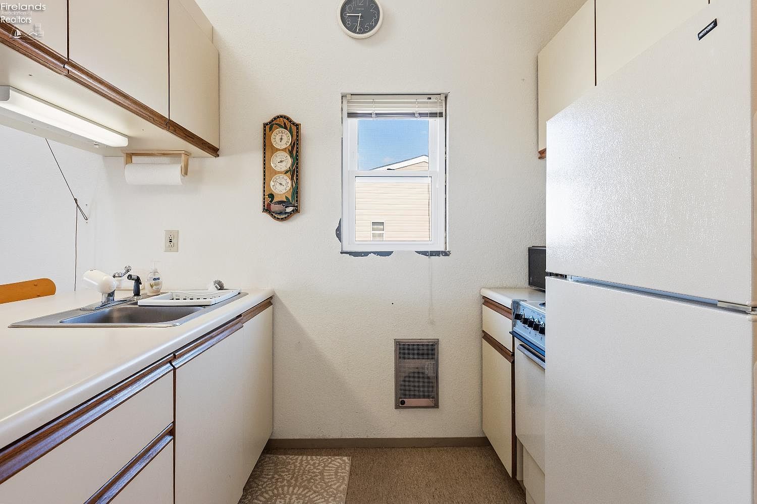 6256 N Harris Harbor Dr Oak Harbor, OH 43449  | Condominium