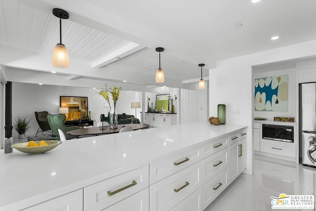 555 S Roxbury Dr Palm Springs, CA 92264  | Single Family