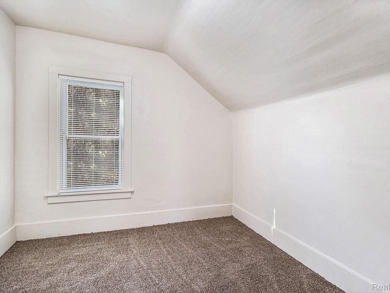 35 Clarence St Pontiac, MI 48342 | Single Family