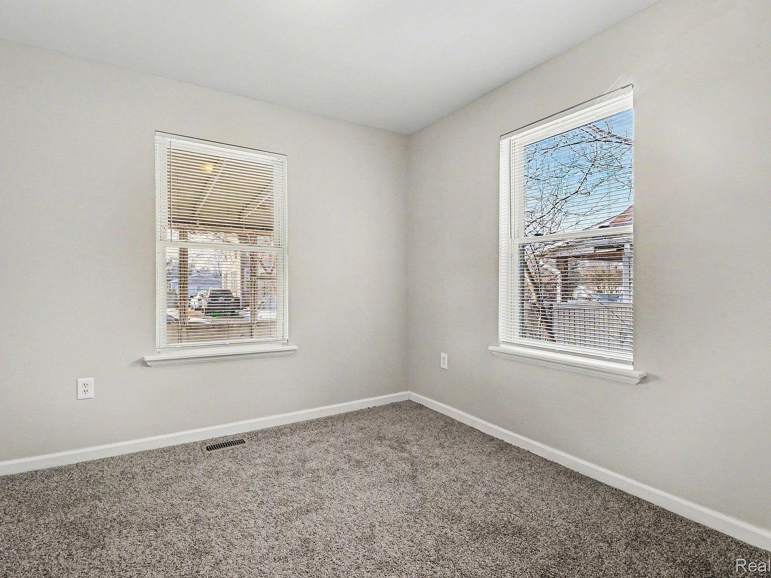 40 W Strathmore Ave Pontiac, MI 48340 | Single Family