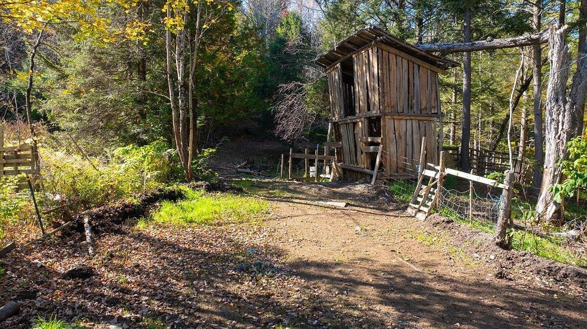 463 Clover Mill Rd Farmington, ME 04938  | Single Family