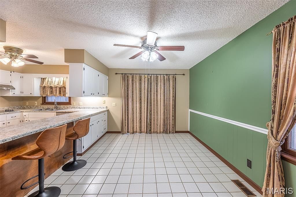 2855 Lakeside Dr Poplar Bluff, MO 63901 | Single Family