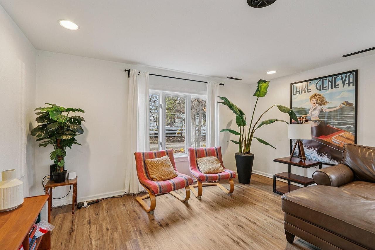 812 Center St Lake Geneva, WI 53147  | Single Family