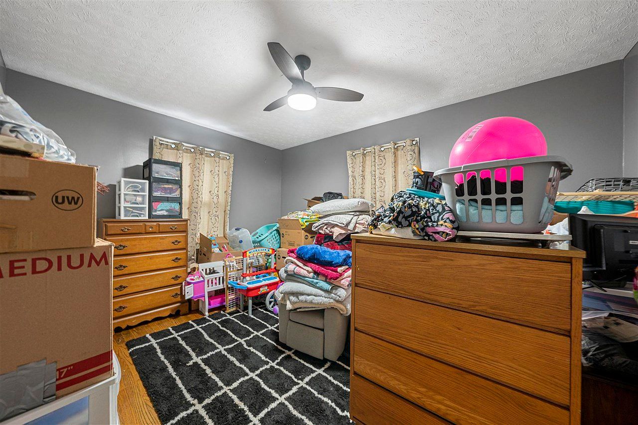 1424 Longview Dr Bowling Green, KY 42101 | Single Family