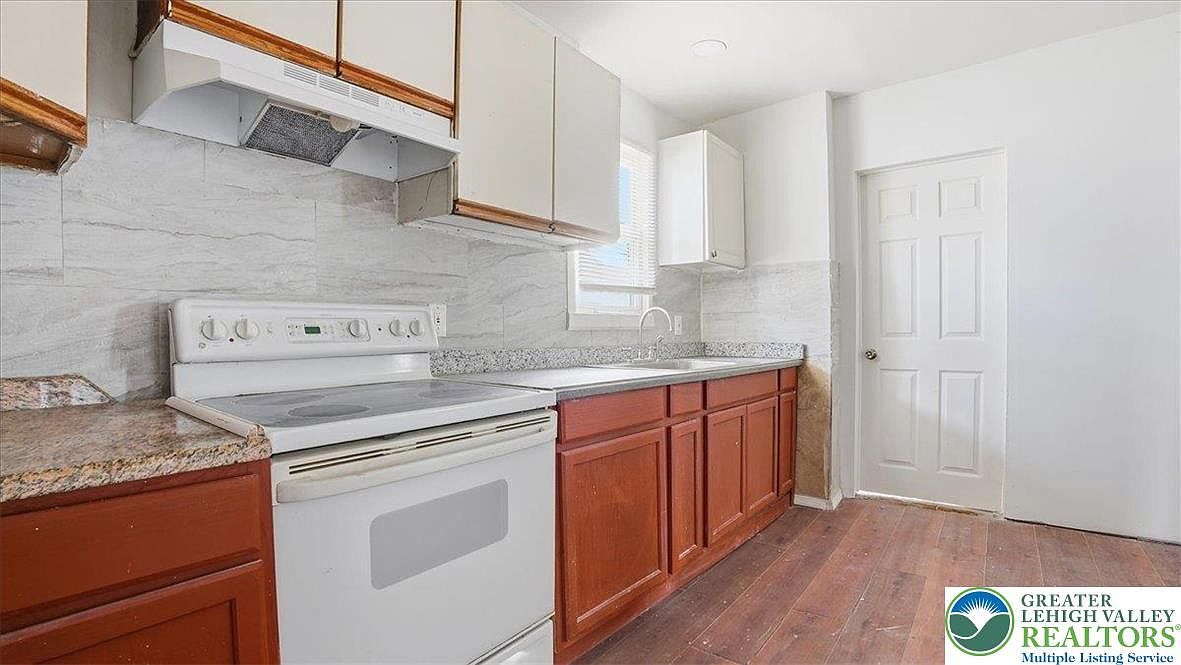 202 N Courtland St East Stroudsburg, PA 18301  | Multi Family