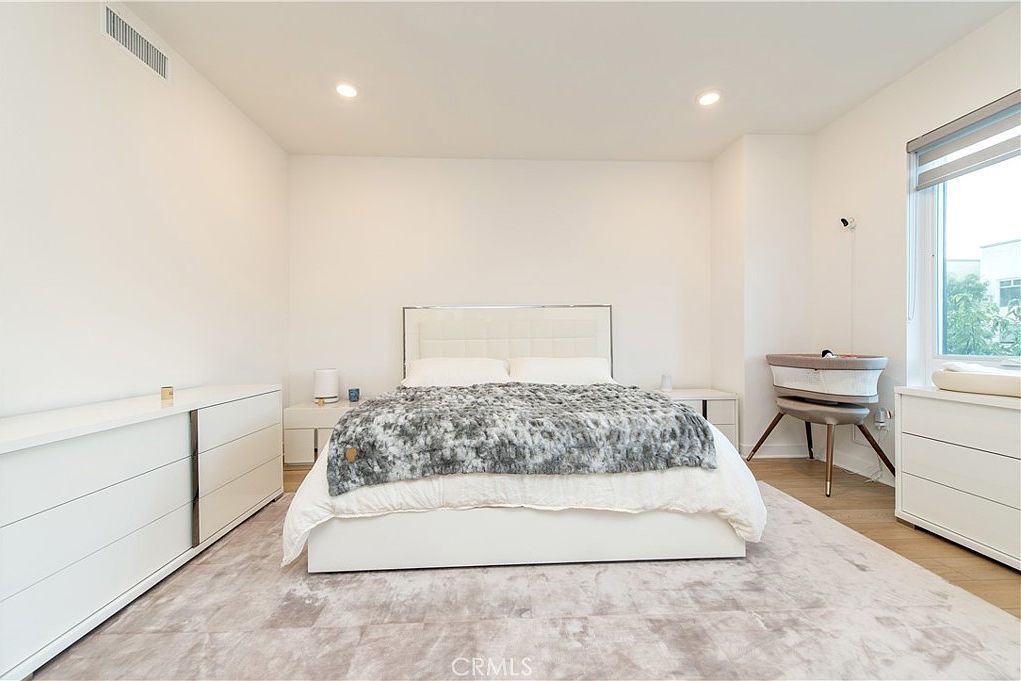 1209 Rivington Irvine, CA 92612  | Condominium