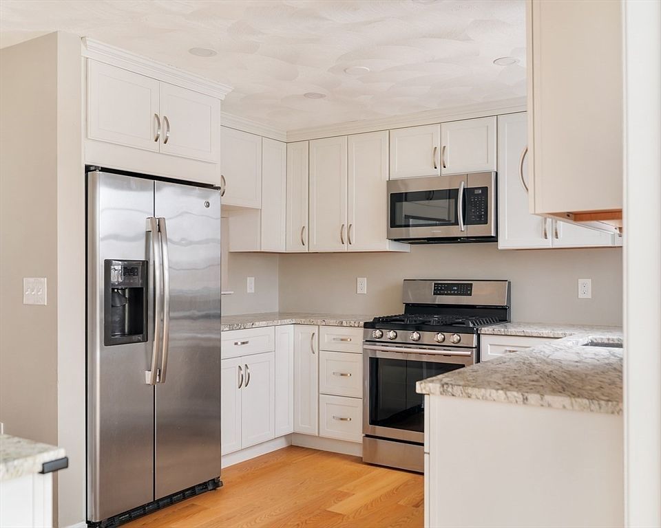 76 Juniper Ln #76 Tewksbury, MA 01876 | Single Family