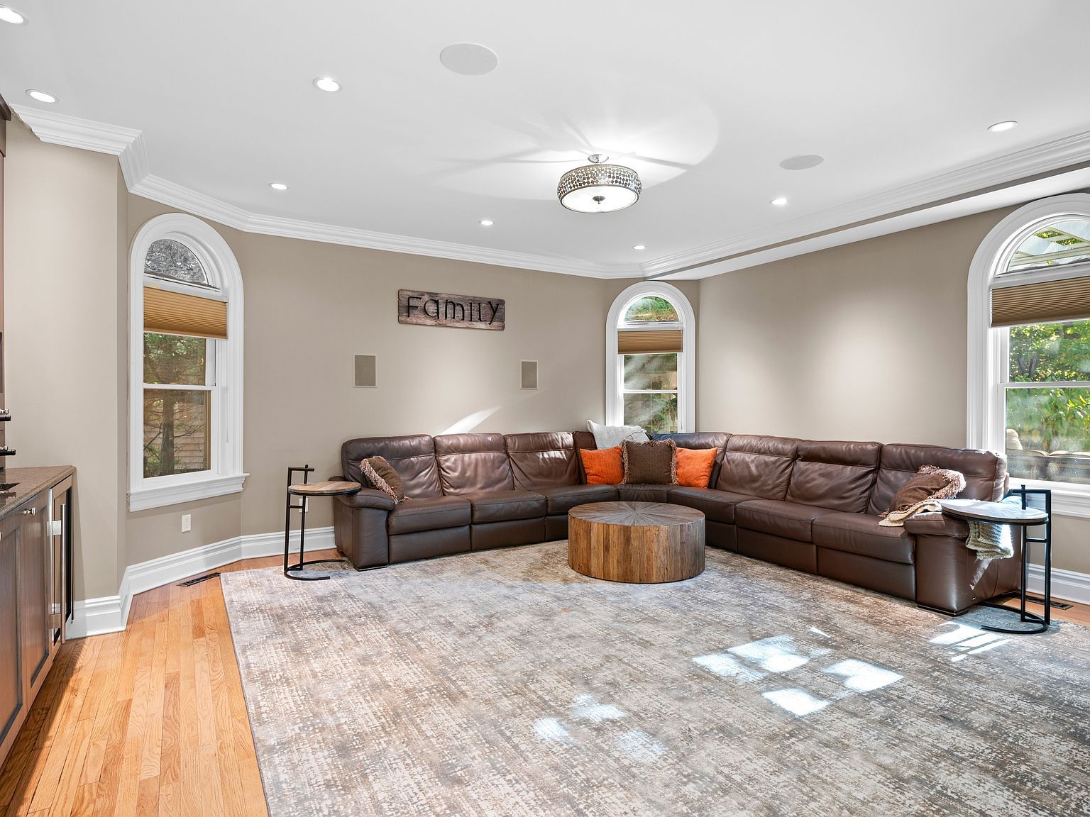 98 Spring Pond Ln Southampton, NY 11968  | Single Family