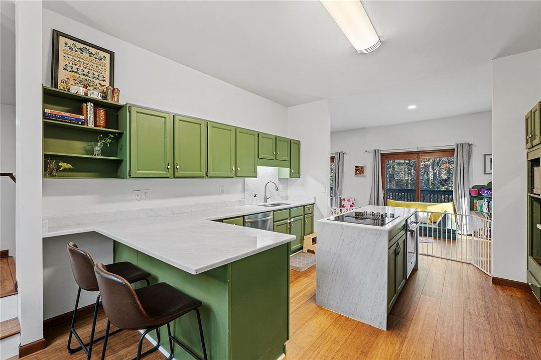 119 Shallowford Way Seneca, SC 29672  | Single Family