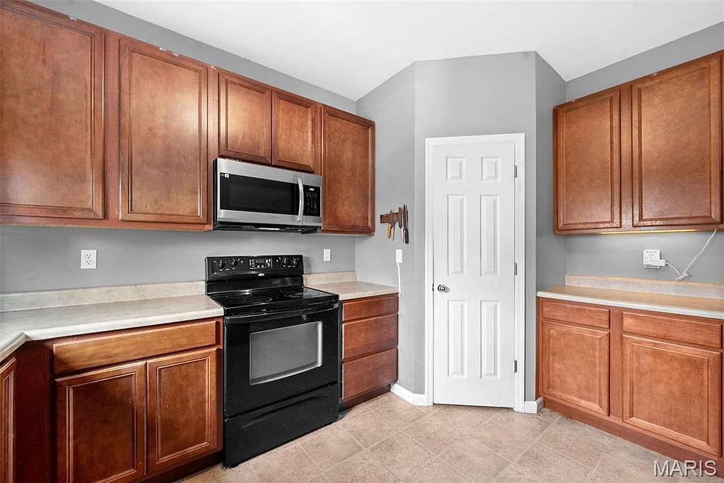 507 Country Chase Dr Lake Saint Louis, MO 63367  | Single Family