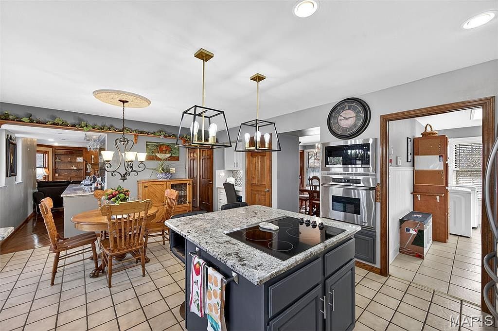 411 Savannah Ridge Dr Saint Charles, MO 63303 | Single Family