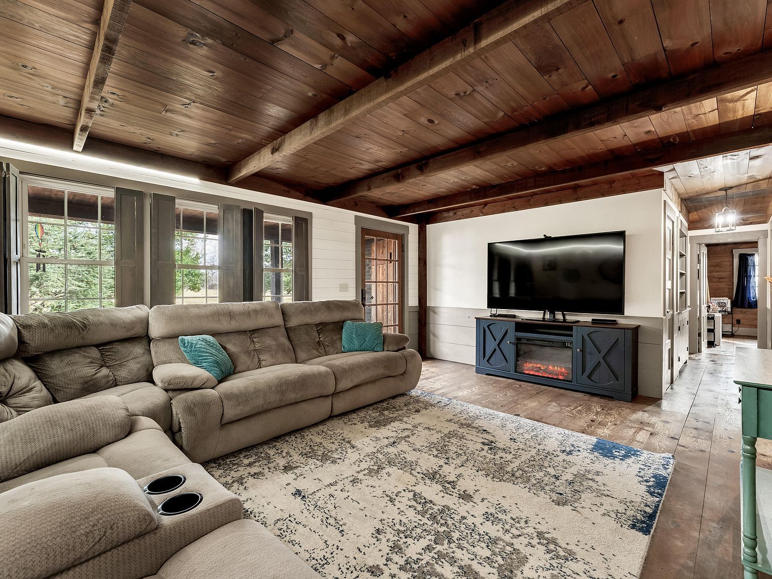 1750 W Riverbluff Ln Nixa, MO 65714  | Single Family