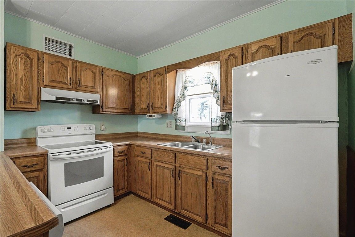 316 1st Ave SE Mount Vernon, IA 52314  | Single Family