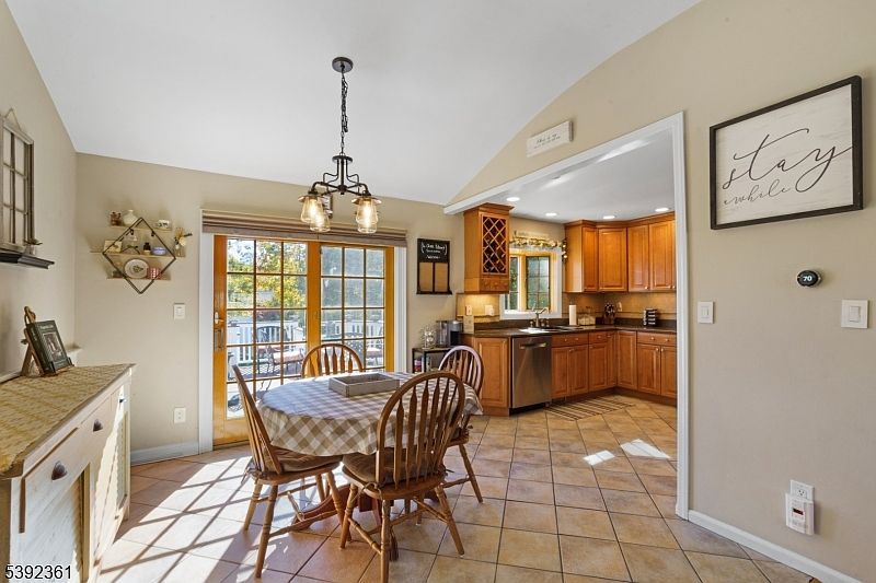 6 Ann St Succasunna, NJ 07876  | Single Family