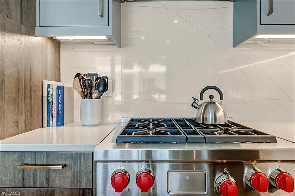 850 Central Ave #209 Naples, FL 34102  | Condominium