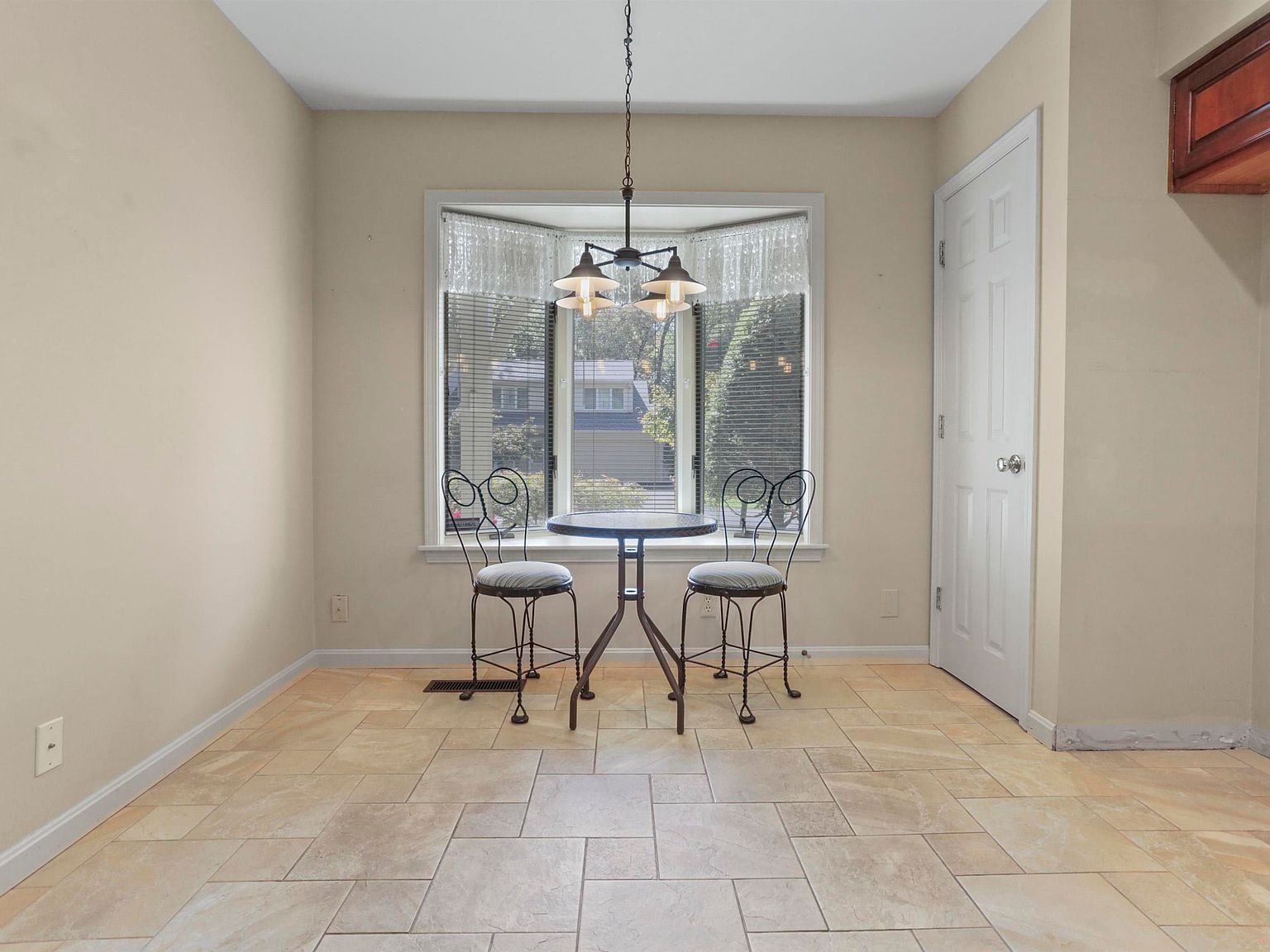 1335 Timberlake Rd Evansville, IN 47710  | Condominium