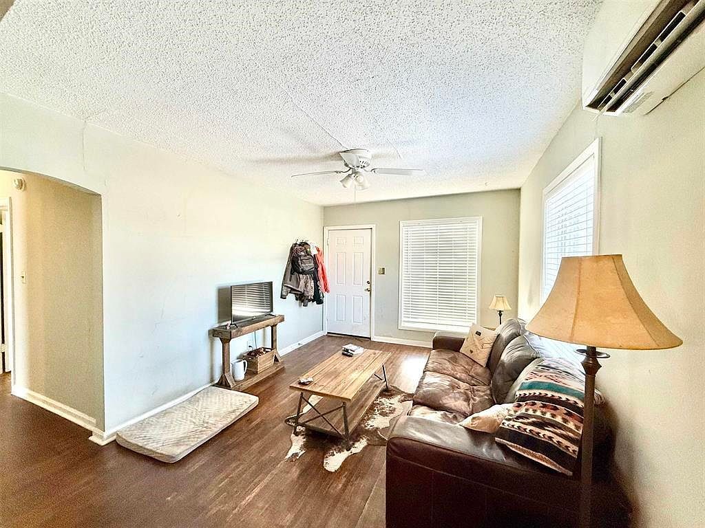 414-416 N Bleckley Dr Wichita, KS 67208  | Multi Family