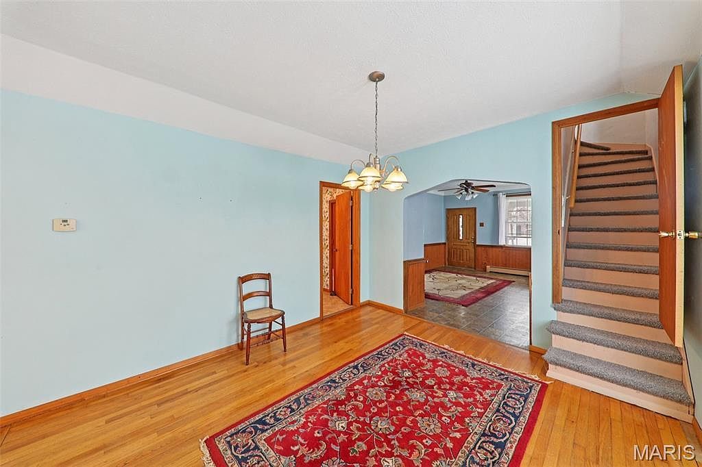 1071 Livingston St Carlyle, IL 62231  | Single Family