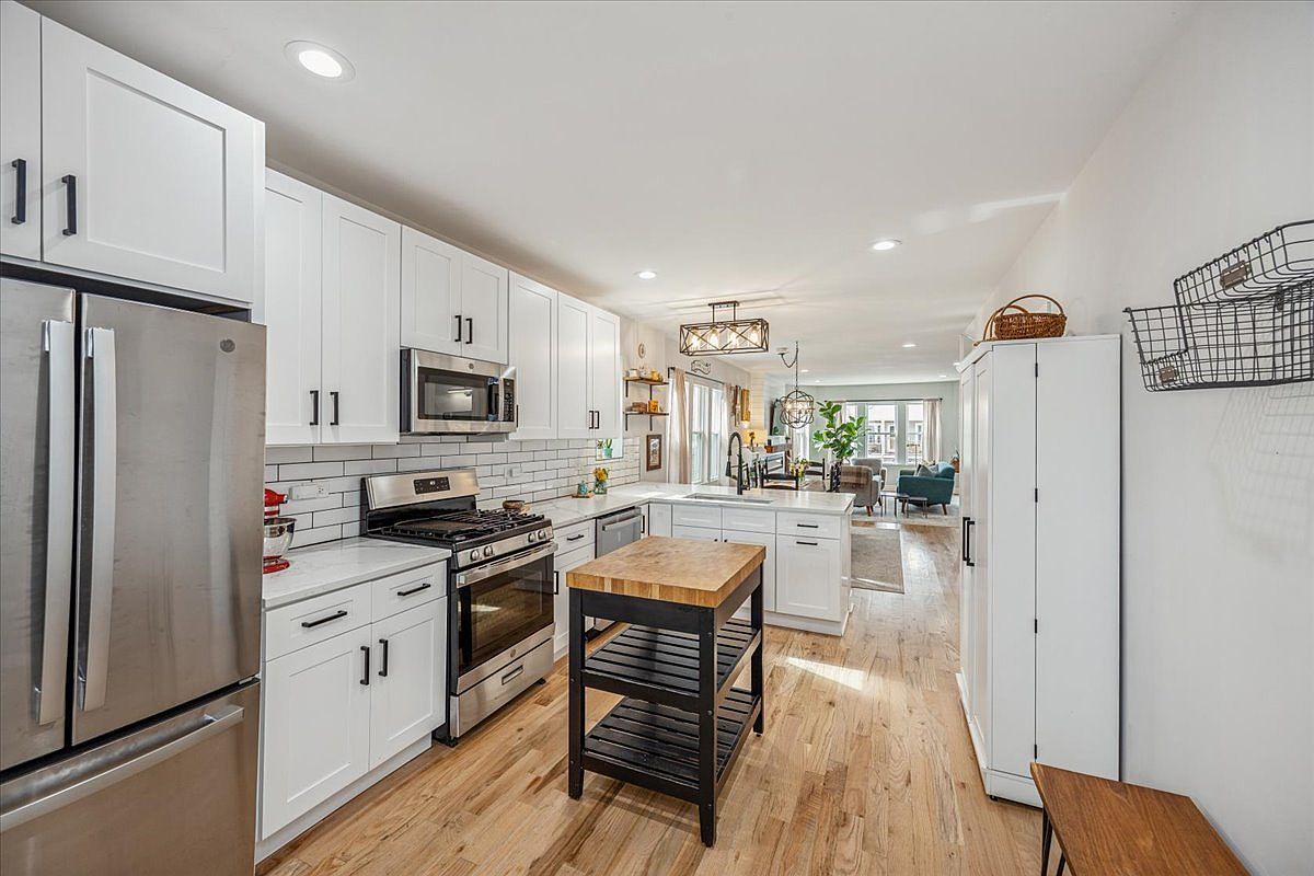 3533 Morton Ave Brookfield, IL 60513 | Single Family