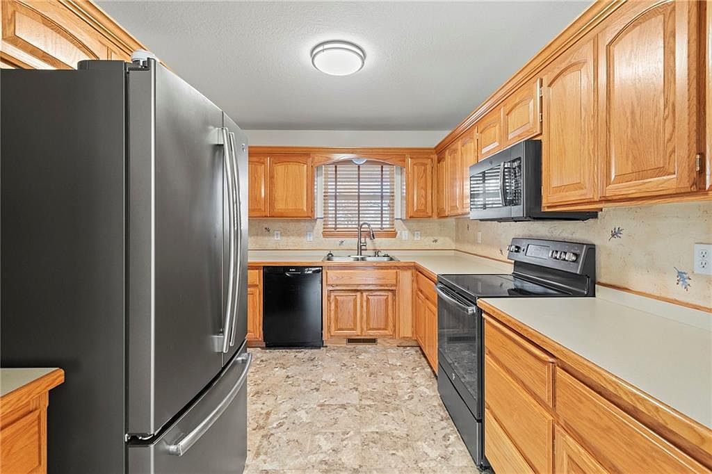 301 Walnut St Lathrop, MO 64465 | Single Family